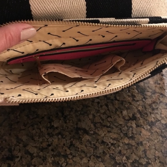 Small Handbag - Picture 2 of 2
